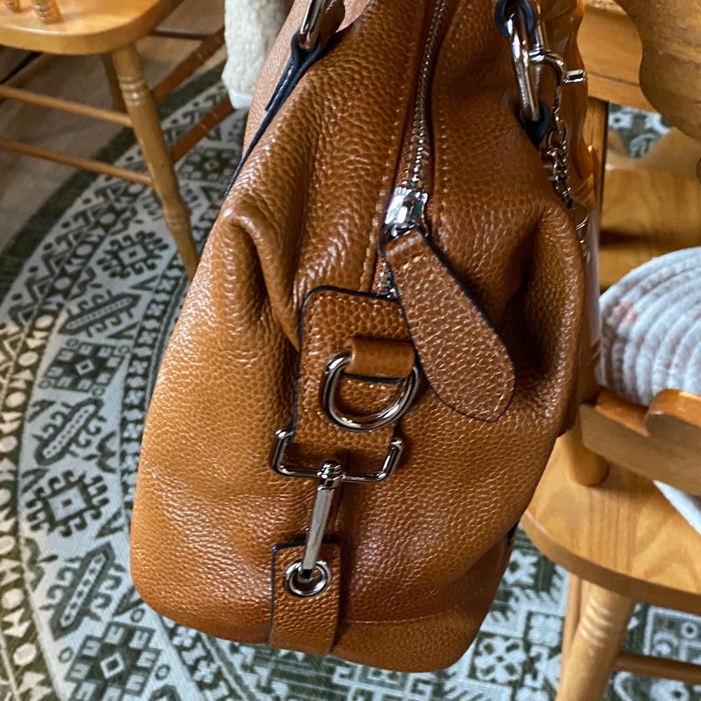 Elegant Brown Leather HeShe Crossbody Handbag - Picture 3 of 16